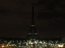 Eiffel Tower Mourns Paris Attacks Going Light-Less