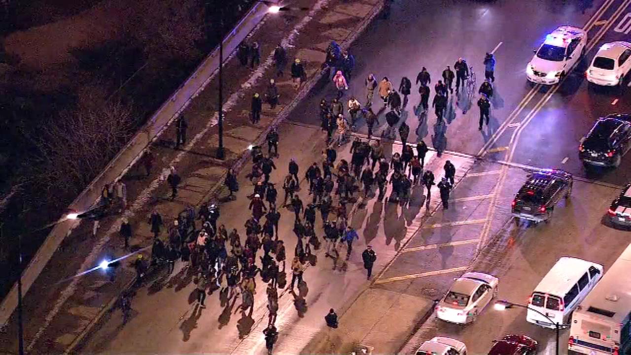 Second Day Protest Peaceful In Chicago After Release Of Laquan McDonald Killing