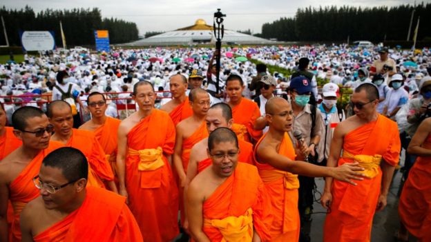 Thailand Police Raids Dhammakaya Temple To Negotiate For Arrest With Monk