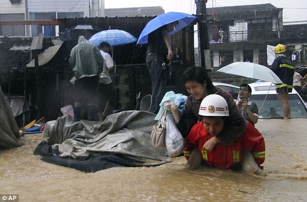 Heavy Rain Claims Ton Lives In China, Millions Evacuated
