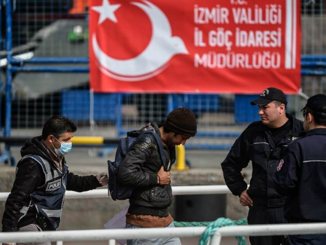 eu-warns-turkey-to-be-losing-visa-free-travel-to-europe