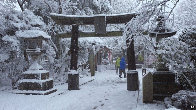 japan-gets-snowfall-after-54-years-temperature-1-degree-fahrenheit-in-nakashibetsu