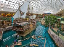 A Guide to West Edmonton Mall