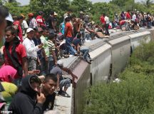 350 asylum seekers enters Mexico breaking locks at Guatemala border