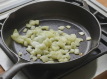 Simple Secrets to Saute Onions Without Burning